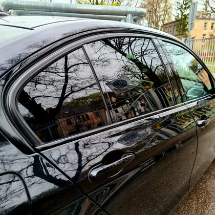 Moldingu aplīmēšana (Chrome delete) BMW E65