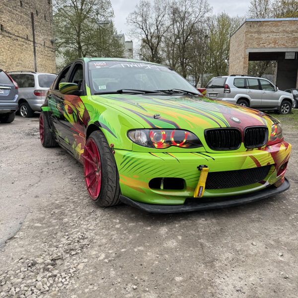 Pilna ietīšana ar personalizētu dizainu BMW E46